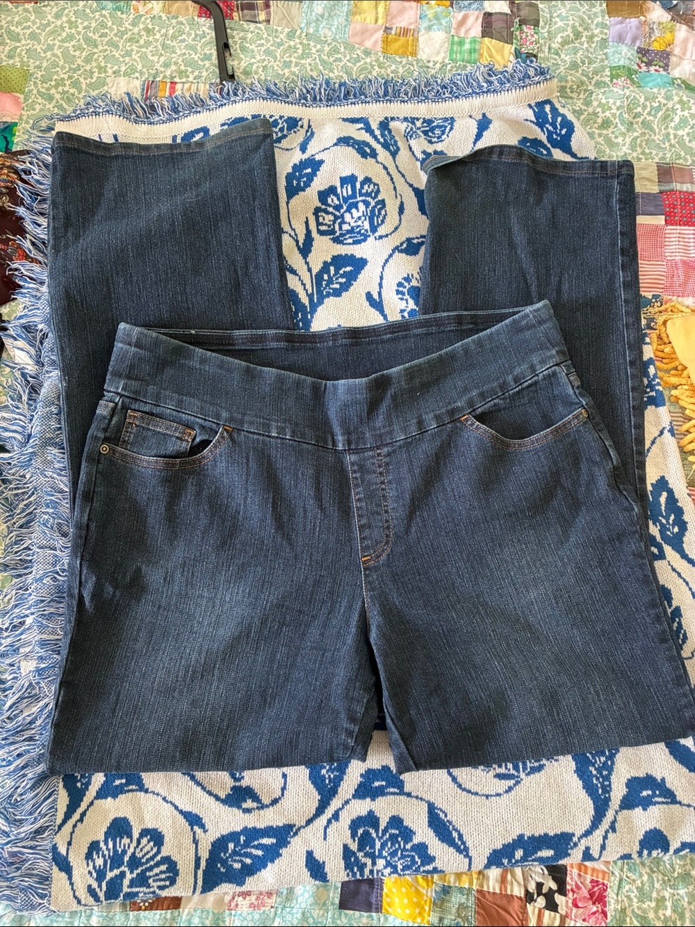 Denim & Company Women’s Dark Blue Denim Jeans. Size 16.